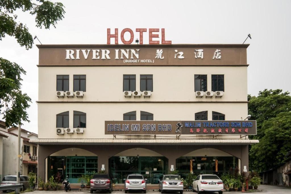 OYO 301 River Inn Hotel Butterworth Exterior foto